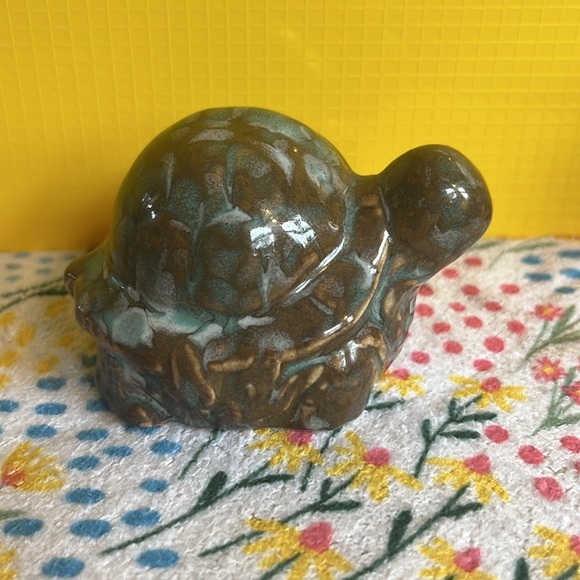 Vintage pair of green and brown ceramic glazed bug and turtle decor figurines - Picture 7 of 10